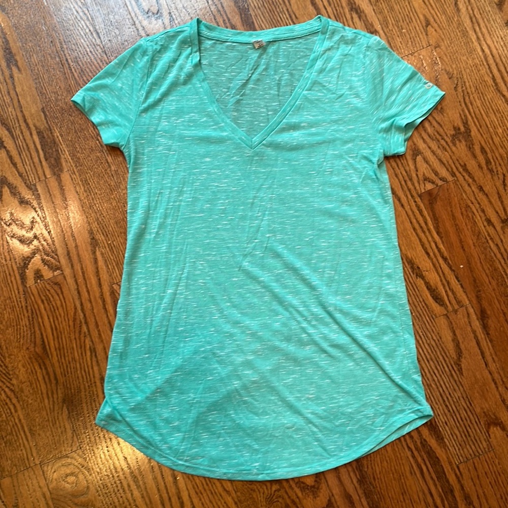 ALO Yoga Aqua V-Neck Short Sleeve Top